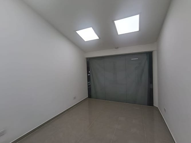 Local en arriendo en El Poblado, Medellín, 36 m² · foto 5 de 9