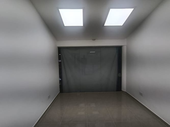 Local en arriendo en El Poblado, Medellín, 36 m² · foto 6 de 9