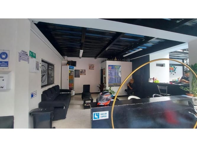 Edificio en venta en Berlin, Pereira, 440 m² · foto 2 de 9