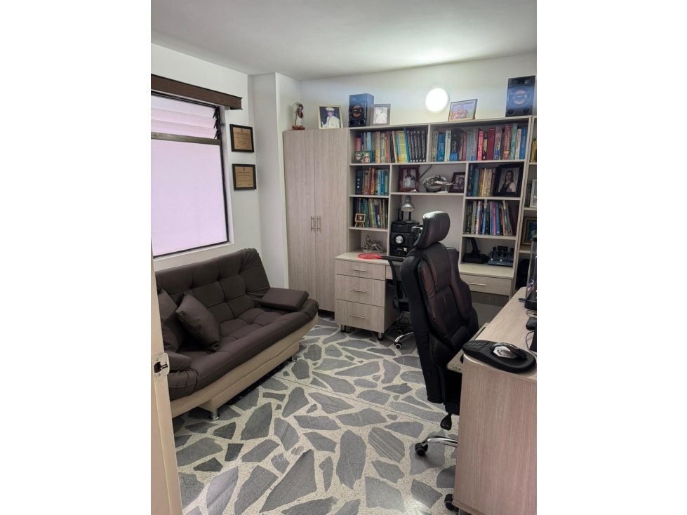 Apartamento en Venta en La Almeria, Medellín
