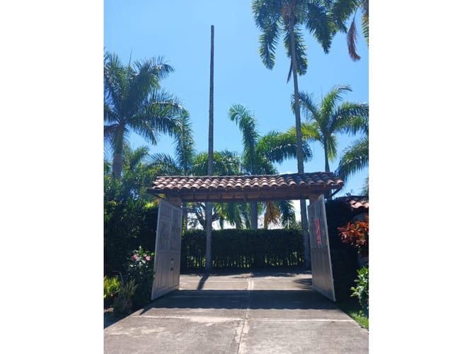 Casa de 4 alcobas en venta en Cerritos, Pereira, 850 m² · foto 2 de 24