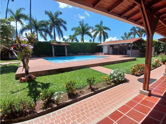 Casa de 4 alcobas en venta en Cerritos, Pereira, 850 m² · foto 10 de 24