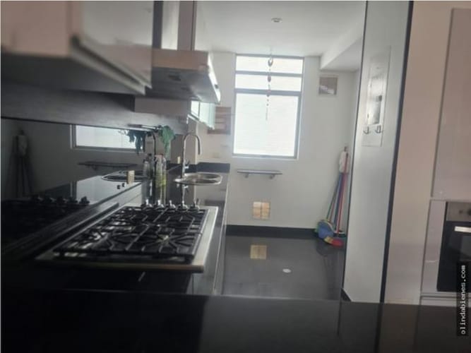 Apartamento de 2 alcobas en arriendo en Santa Barbara Central, Bogotá, 138 m² · foto 4 de 16