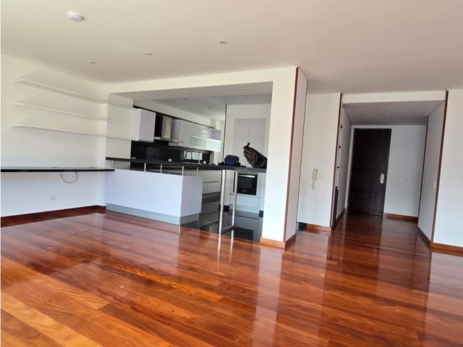 Apartamento de 2 alcobas en arriendo en Santa Barbara Central, Bogotá, 138 m² · foto 7 de 16
