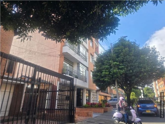 Apartamento de 2 alcobas en arriendo en Santa Barbara Central, Bogotá, 138 m² · foto 15 de 16