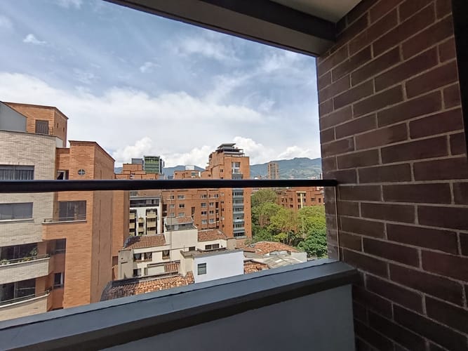 Apartamento de 2 alcobas en arriendo en Laureles, Medellín, 90 m² · foto 2 de 13