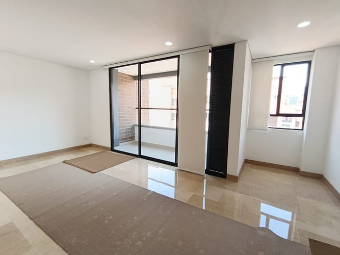 Apartamento de 2 alcobas en arriendo en Laureles, Medellín, 90 m² · foto 3 de 13