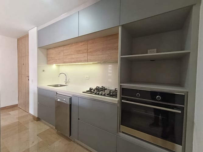 Apartamento de 2 alcobas en arriendo en Laureles, Medellín, 90 m² · foto 5 de 13