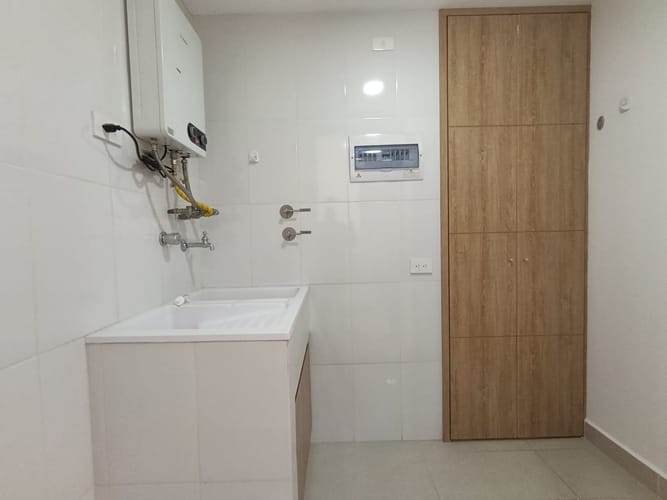 Apartamento de 2 alcobas en arriendo en Laureles, Medellín, 90 m² · foto 8 de 13