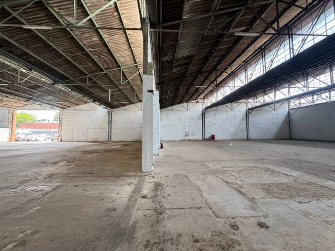 Bodega en arriendo en Zona Industrial No. 1, Itagüí, 2600 m² · foto 2 de 9