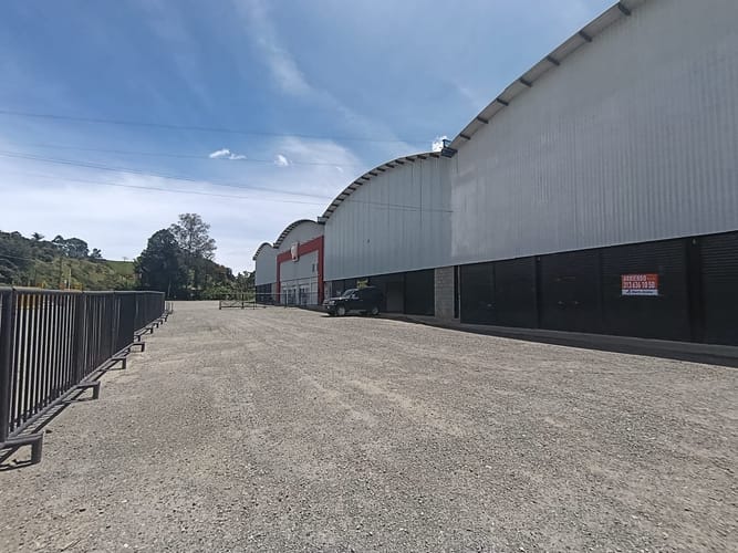 Bodega en arriendo en La Industrial, Marinilla, 200 m² · foto 2 de 10