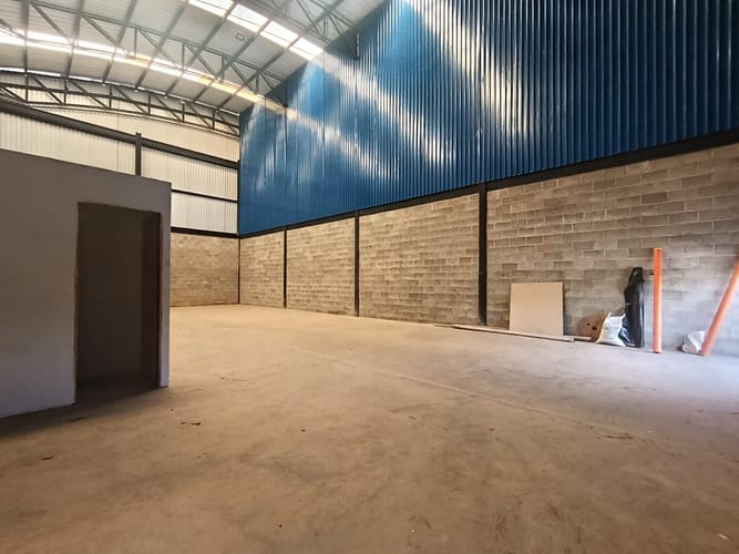 Bodega en arriendo en La Industrial, Marinilla, 200 m² · foto 10 de 10