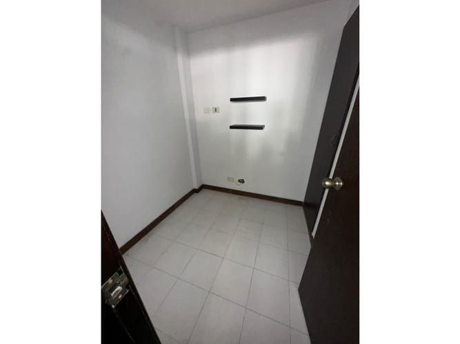 Casa de 4 alcobas en venta en Cambulos, Pereira, 246 m² · foto 4 de 17