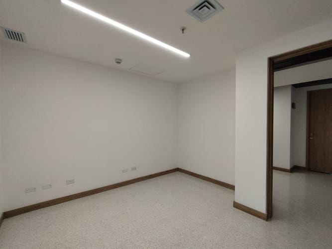 Consultorio en arriendo en El Poblado, Medellín, 40 m² · foto 2 de 9
