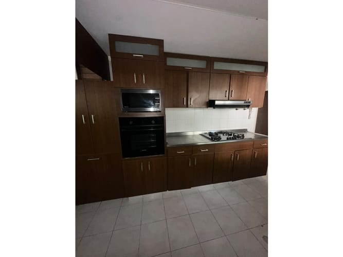 Casa de 4 alcobas en venta en Cambulos, Pereira, 246 m² · foto 6 de 17