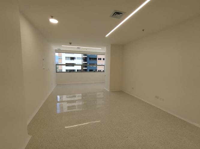 Consultorio en arriendo en El Poblado, Medellín, 40 m² · foto 3 de 9