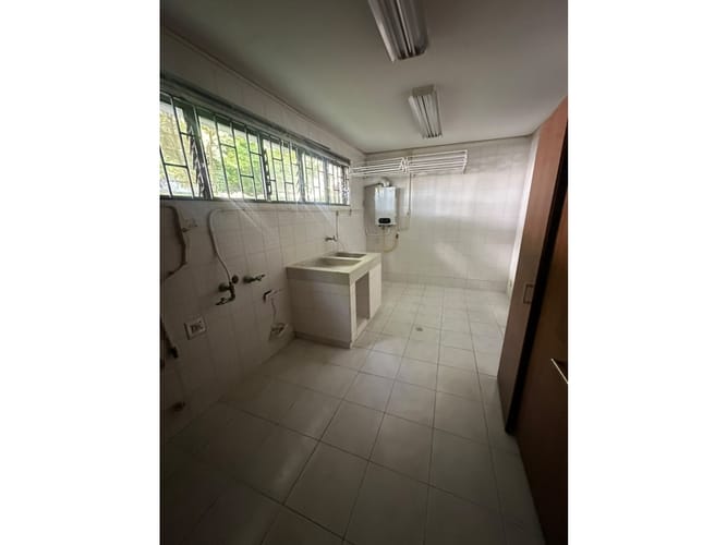 Casa de 4 alcobas en venta en Cambulos, Pereira, 246 m² · foto 7 de 17