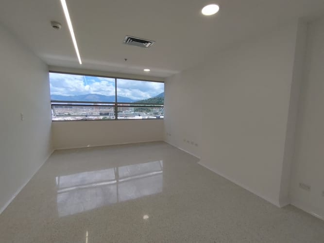 Consultorio en arriendo en El Poblado, Medellín, 40 m² · foto 5 de 9