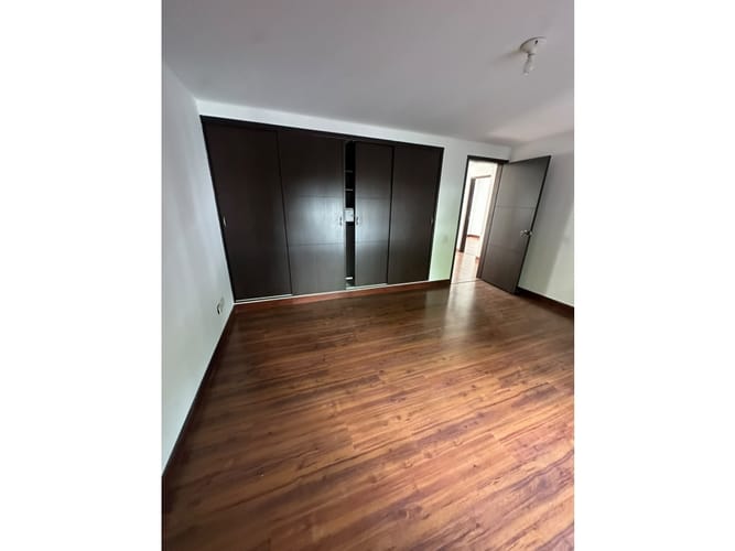 Casa de 4 alcobas en venta en Cambulos, Pereira, 246 m² · foto 11 de 17