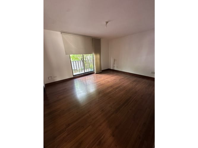 Casa de 4 alcobas en venta en Cambulos, Pereira, 246 m² · foto 12 de 17