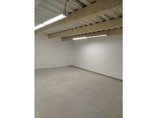 Local en arriendo en Central, Pereira, 160 m² · foto 2 de 9