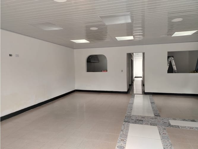 Casa de 3 alcobas en venta en El Acuario, Pereira, 126 m² · foto 4 de 11