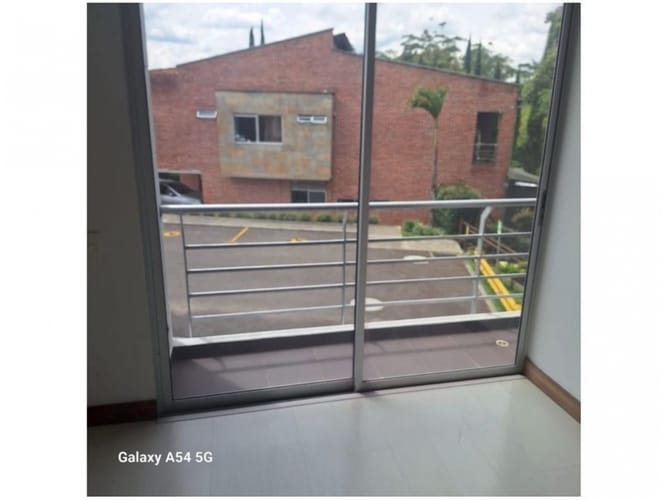 Casa de 3 alcobas en venta en Montessori, Envigado, 265 m² · foto 4 de 18