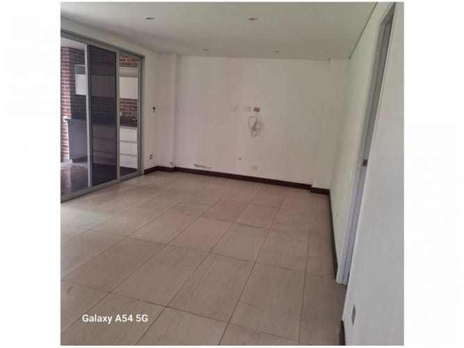 Casa de 3 alcobas en venta en Montessori, Envigado, 265 m² · foto 9 de 18