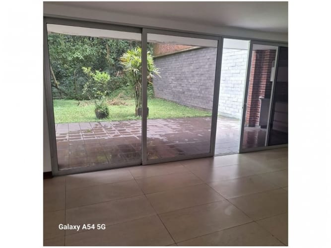 Casa de 3 alcobas en venta en Montessori, Envigado, 265 m² · foto 11 de 18