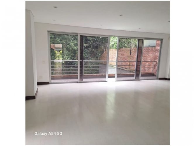Casa de 3 alcobas en venta en Montessori, Envigado, 265 m² · foto 18 de 18
