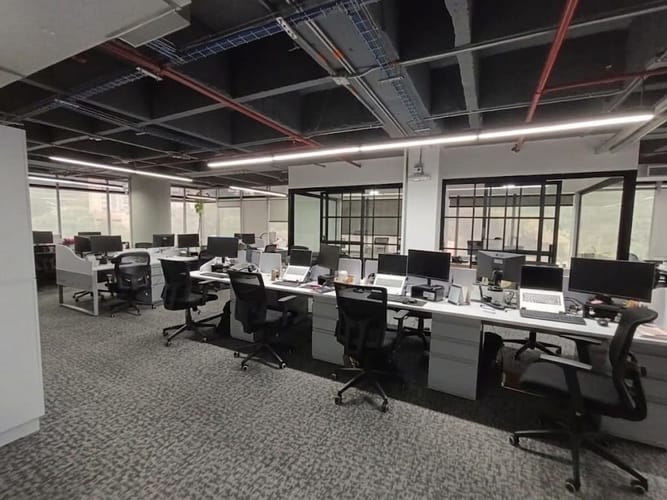 Oficina en arriendo en Patio Bonito, Medellín, 221 m² · foto 6 de 10