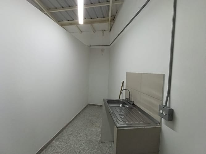 Local en arriendo en Belén, Medellín, 90 m² · foto 10 de 18