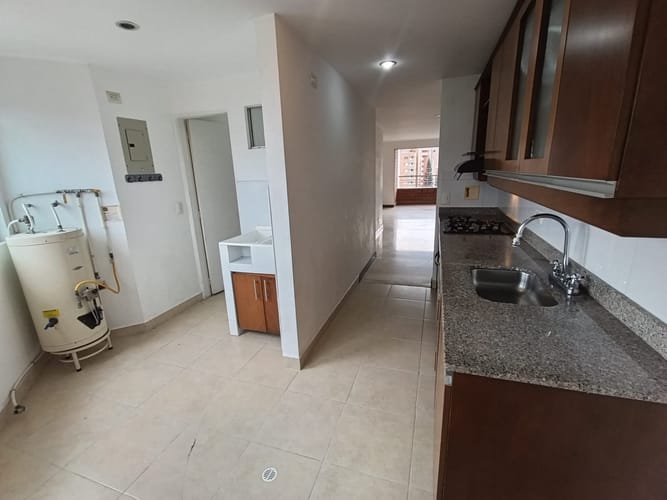 Apartamento de 3 alcobas en arriendo en Laureles, Medellín, 115 m² · foto 4 de 20