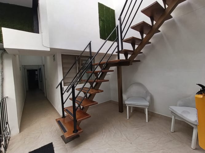 Casa de 11 alcobas en arriendo en El Poblado, Medellín, 500 m² · foto 4 de 19