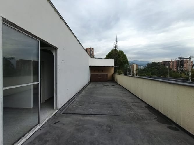 Local en arriendo en Belén, Medellín, 90 m² · foto 12 de 18
