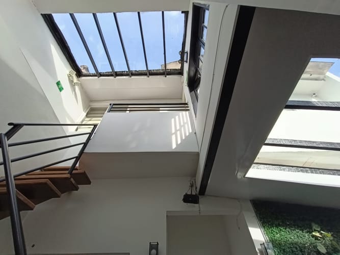 Casa de 11 alcobas en arriendo en El Poblado, Medellín, 500 m² · foto 6 de 19