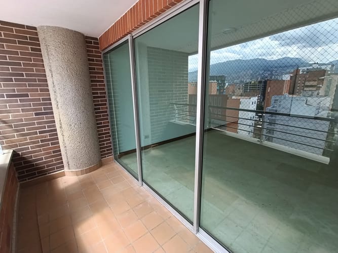 Apartamento de 3 alcobas en arriendo en Laureles, Medellín, 115 m² · foto 19 de 20