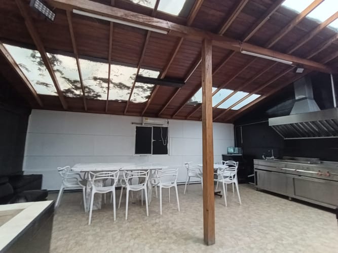 Casa de 11 alcobas en arriendo en El Poblado, Medellín, 500 m² · foto 18 de 19