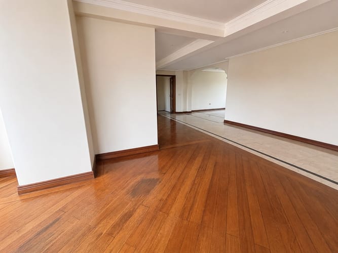 Apartamento de 3 alcobas en arriendo en El Poblado, Medellín, 208 m² · foto 3 de 20