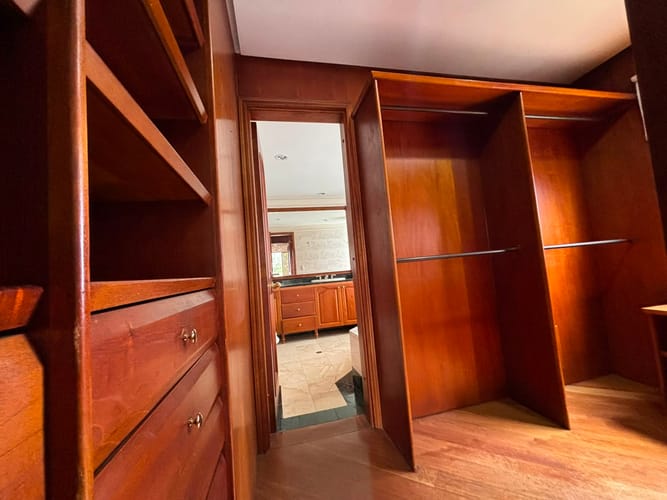 Apartamento de 3 alcobas en arriendo en El Poblado, Medellín, 208 m² · foto 13 de 20