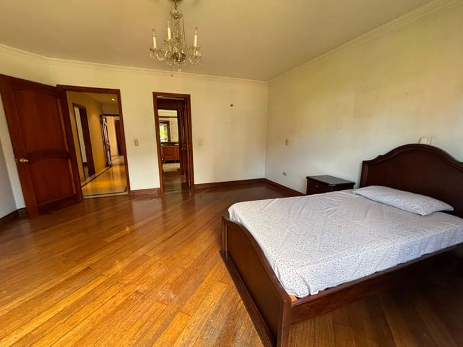 Apartamento de 3 alcobas en arriendo en El Poblado, Medellín, 208 m² · foto 14 de 20