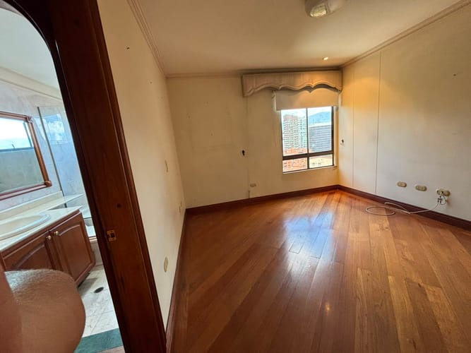 Apartamento de 3 alcobas en arriendo en El Poblado, Medellín, 208 m² · foto 18 de 20