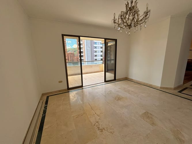 Apartamento de 3 alcobas en arriendo en El Poblado, Medellín, 208 m² · foto 19 de 20