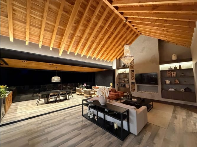 Casa de 4 alcobas en venta en Llano Grande, Rionegro, 370 m² · foto 12 de 24