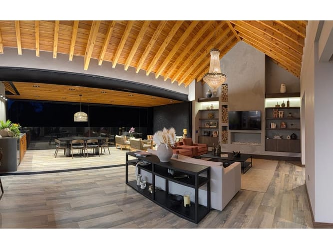 Casa de 4 alcobas en venta en Llano Grande, Rionegro, 370 m² · foto 13 de 24
