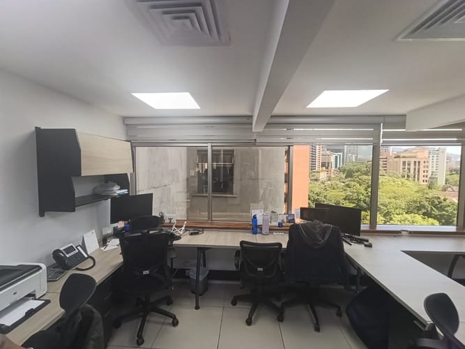 Oficina en arriendo en Las Lomas, Medellín, 291 m² · foto 7 de 20