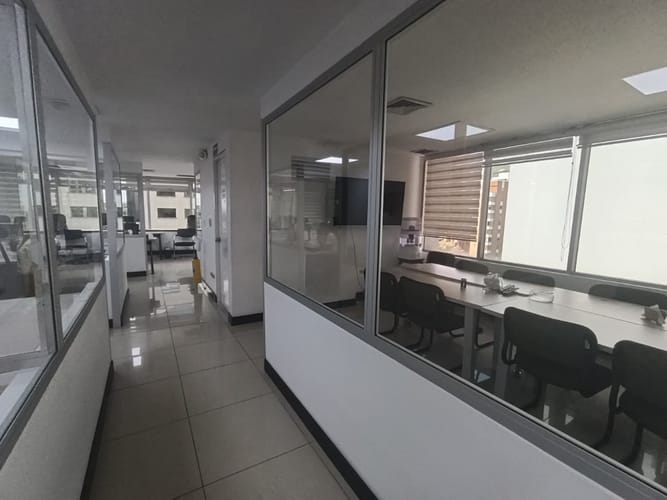 Oficina en arriendo en Las Lomas, Medellín, 291 m² · foto 14 de 20