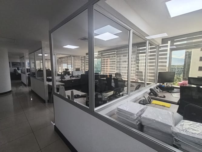 Oficina en arriendo en Las Lomas, Medellín, 291 m² · foto 16 de 20