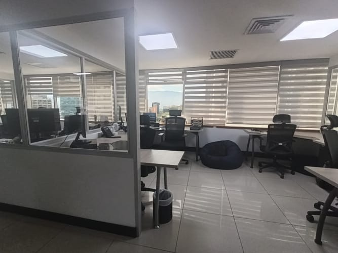 Oficina en arriendo en Las Lomas, Medellín, 291 m² · foto 17 de 20