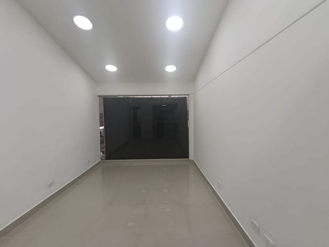Local en arriendo en El Poblado, Medellín, 36 m² · foto 5 de 10
